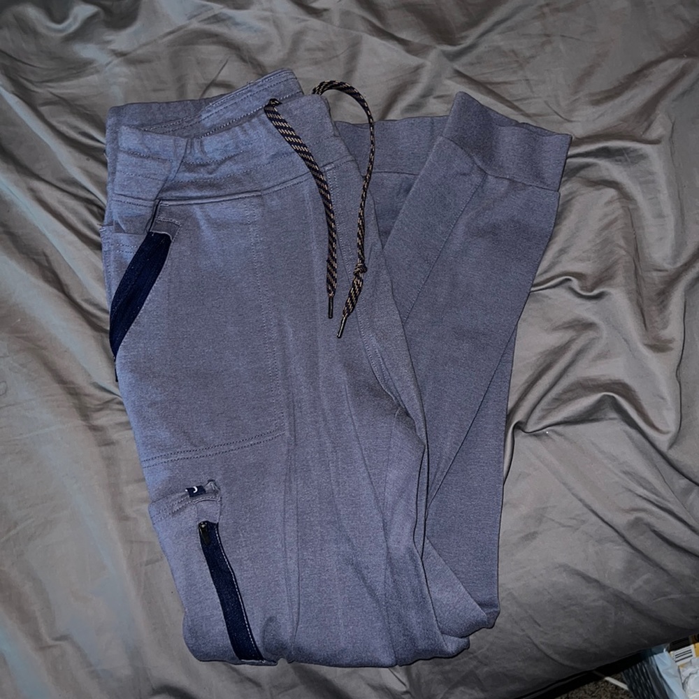 Jaanuu 10 pocket jogger scrub pants